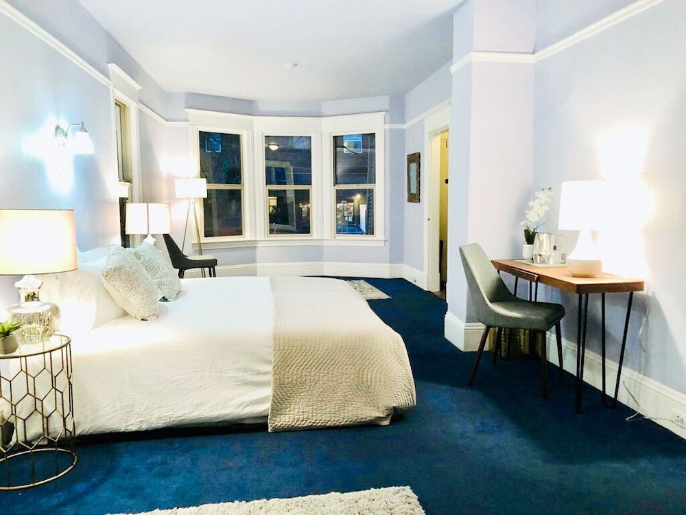 Family Room with car parking included