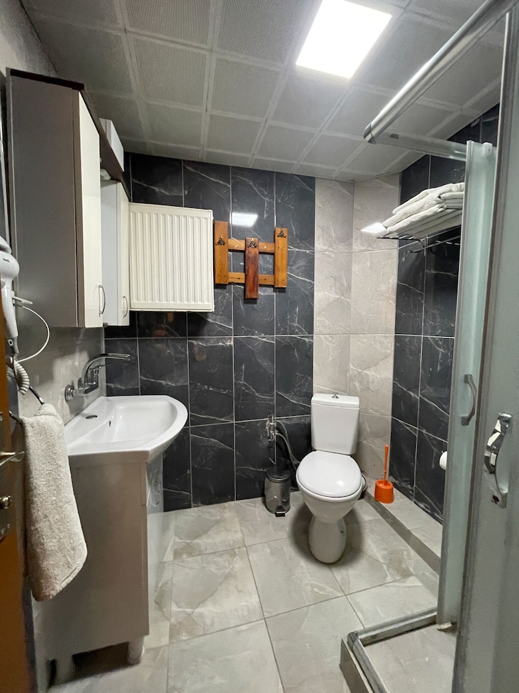 Economy Studio, 1 Bedroom, Lake View photo 3