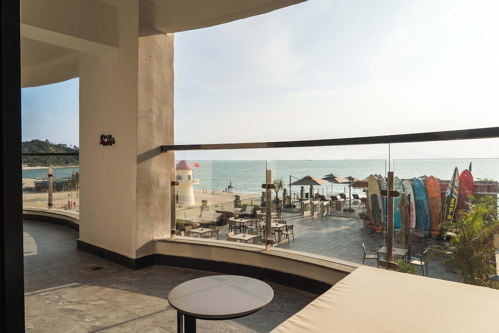 Premier Suite, Beach View photo 2