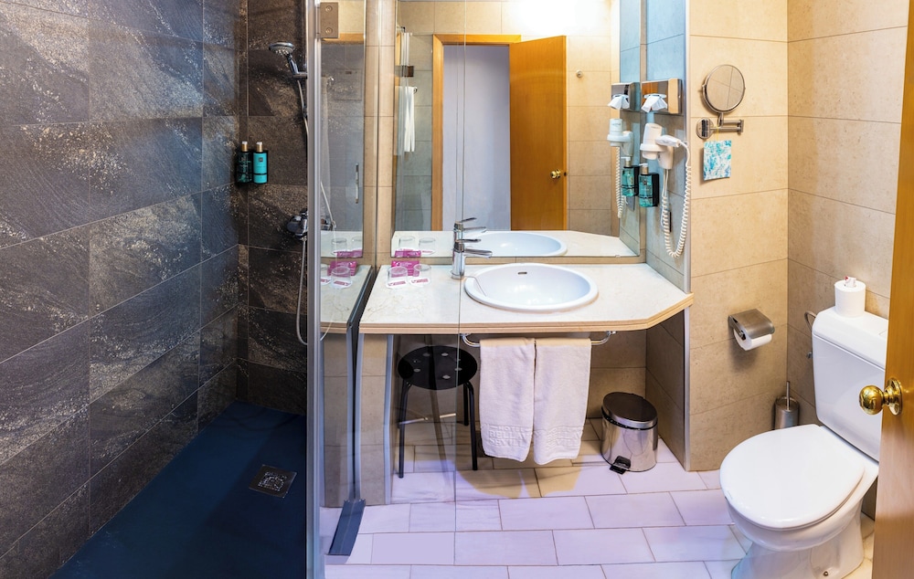 Superior Double Room - Photo 9