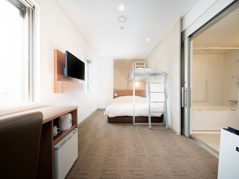 Economy Twin Room, Non Smoking - Photo 2