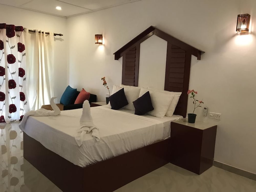 Deluxe Double or Twin Room, 1 Queen Bed photo 2