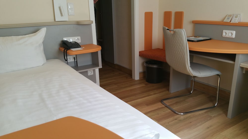 Single Room - Photo 10