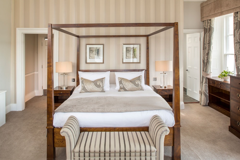Four Poster Suite Lake View photo 1