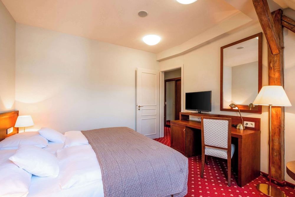 Junior Suite, 1 Double Bed, Non Smoking - Photo 2