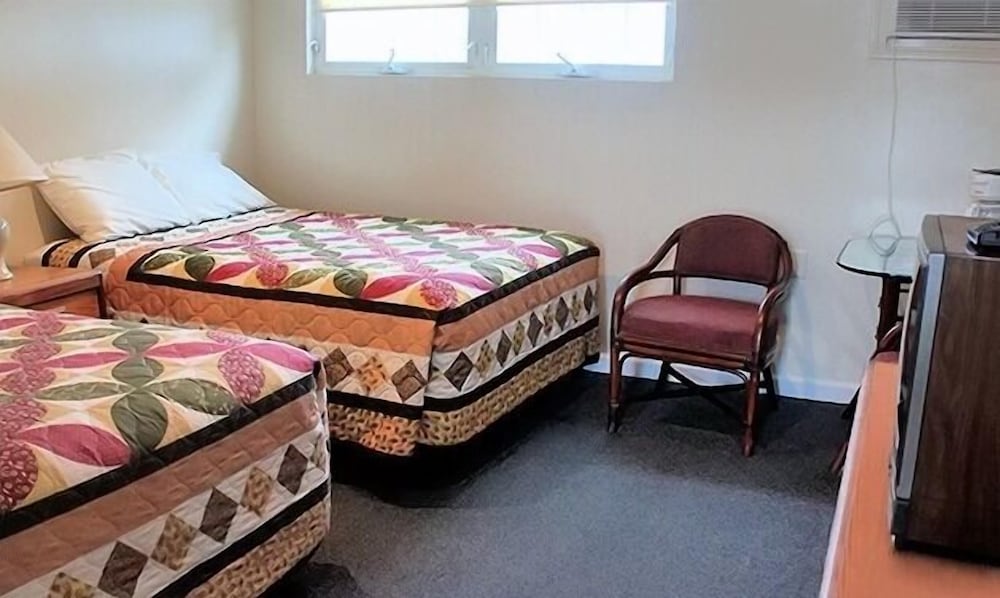 Standard Room, Queen and Twin photo 2