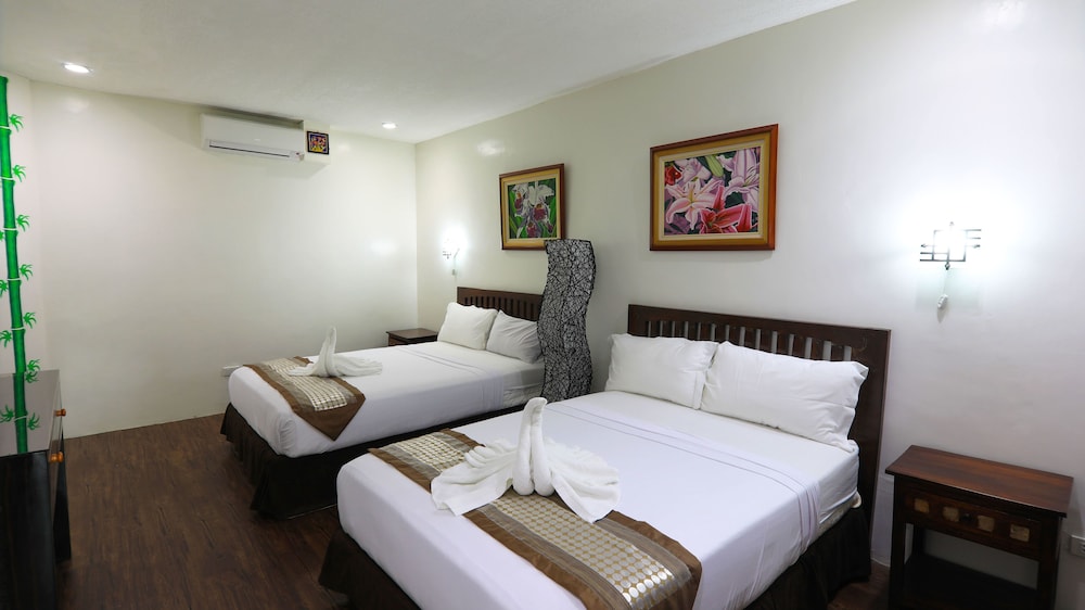 Premier Suite - Photo 4