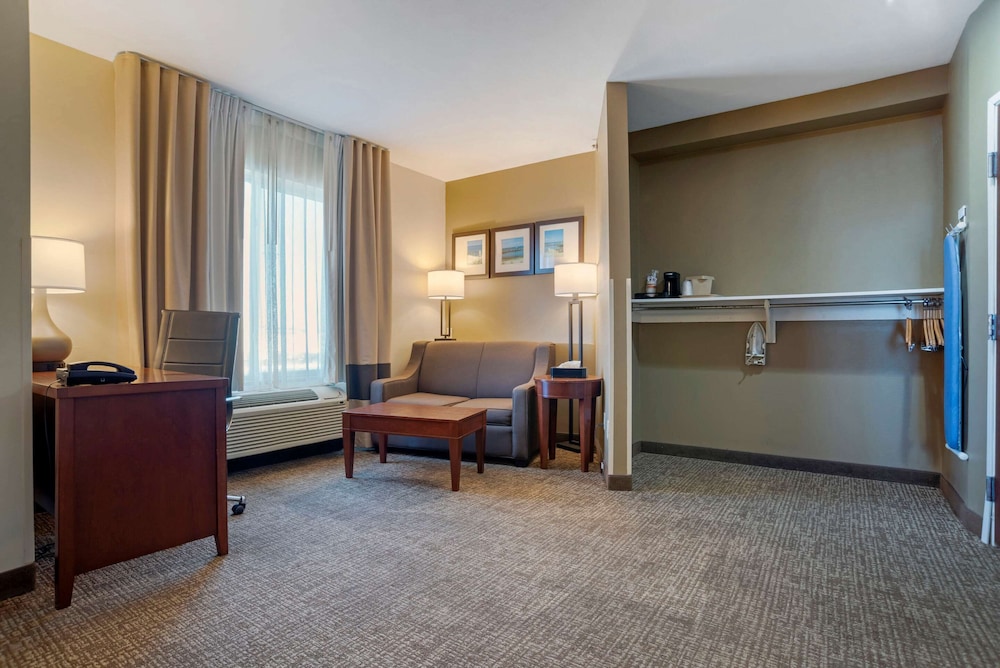 Suite, Multiple Beds, Accessible, Non Smoking photo 3