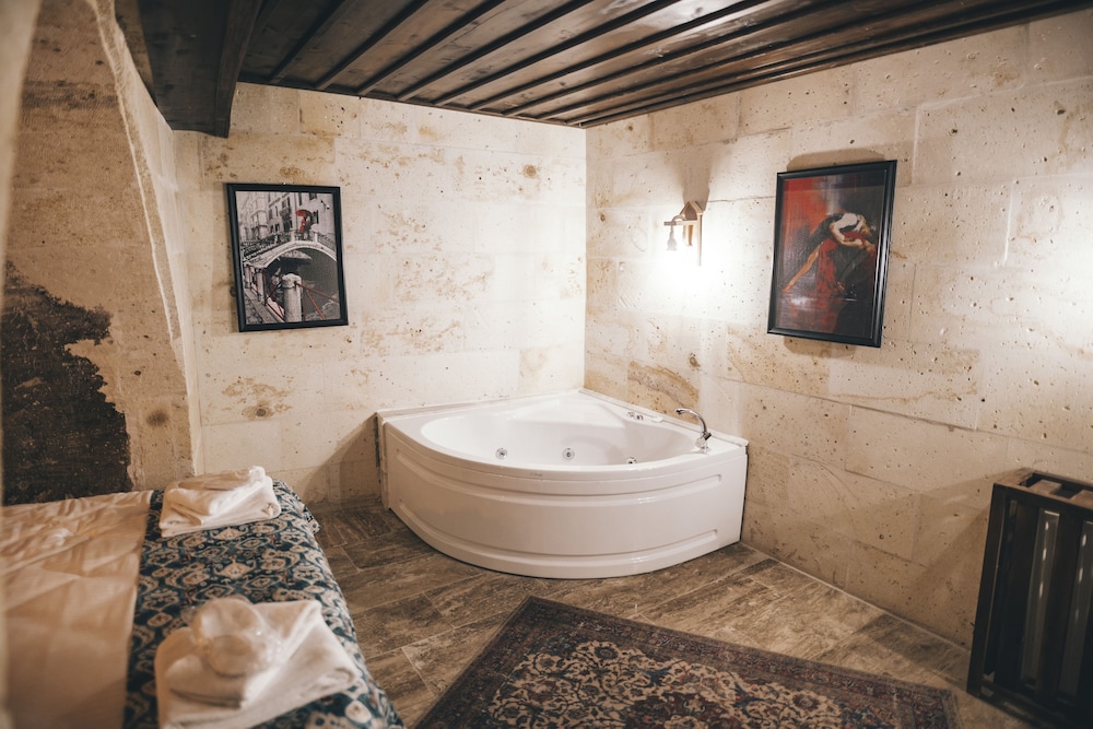 Stone Dublex Jacuzzi Room-2 - Photo 10