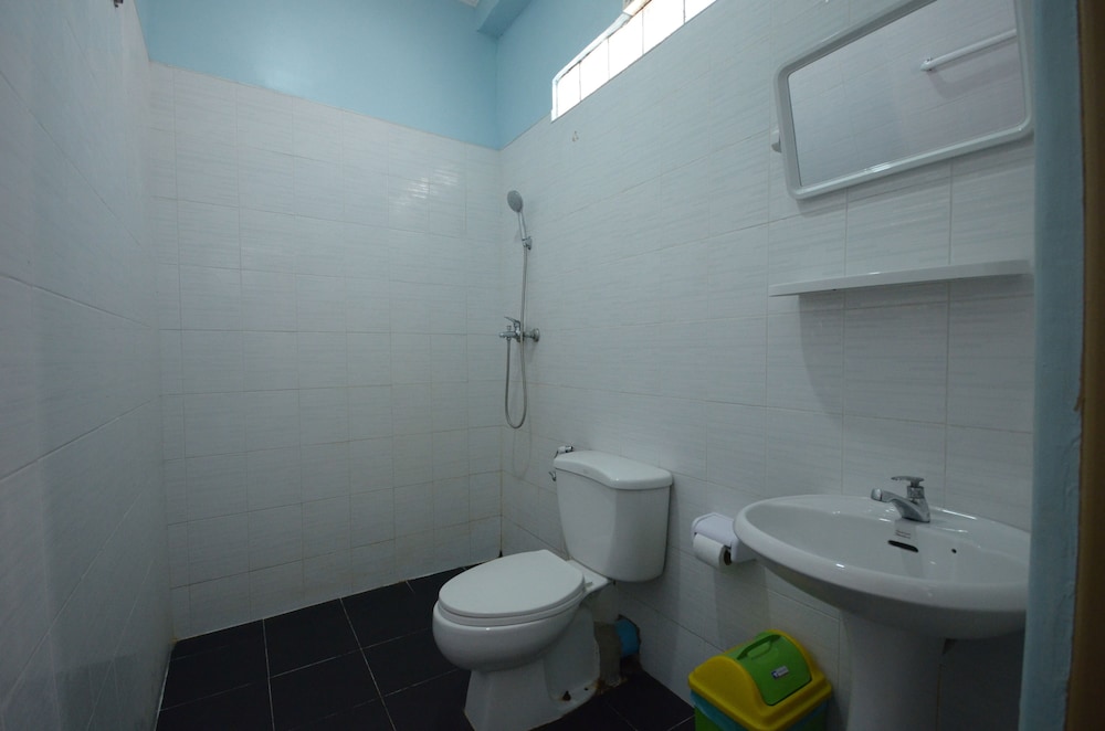 Female Dormitory Room photo 3