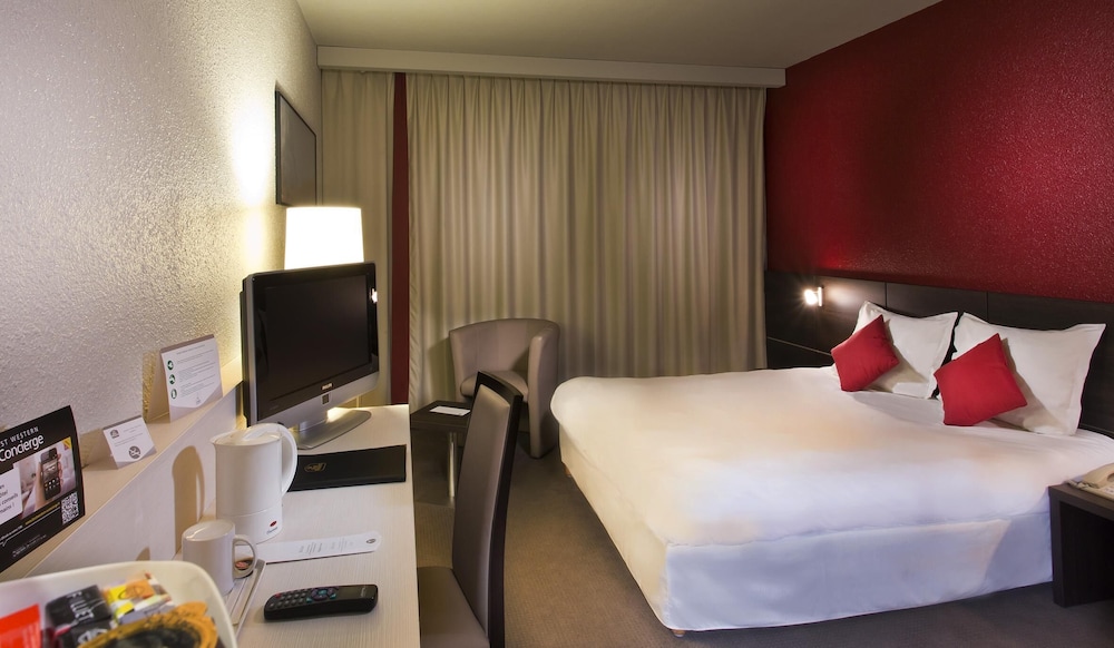 Superior Room, 1 King Bed, Non Smoking - Photo 3