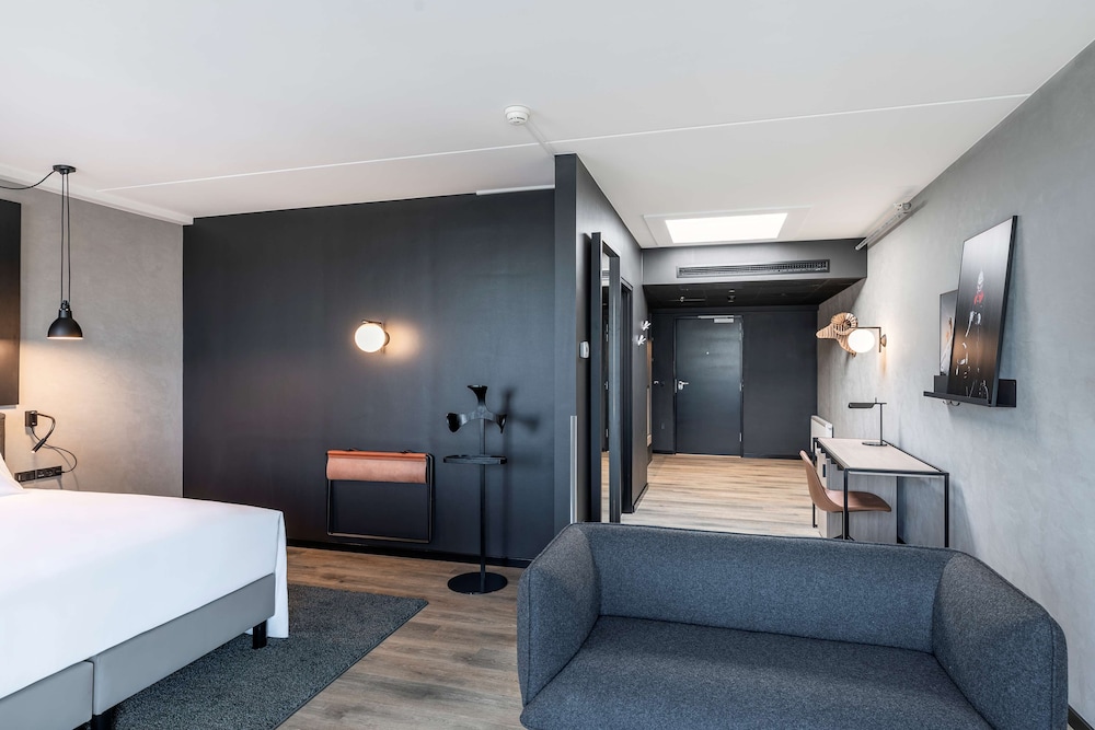 City Suite, City View