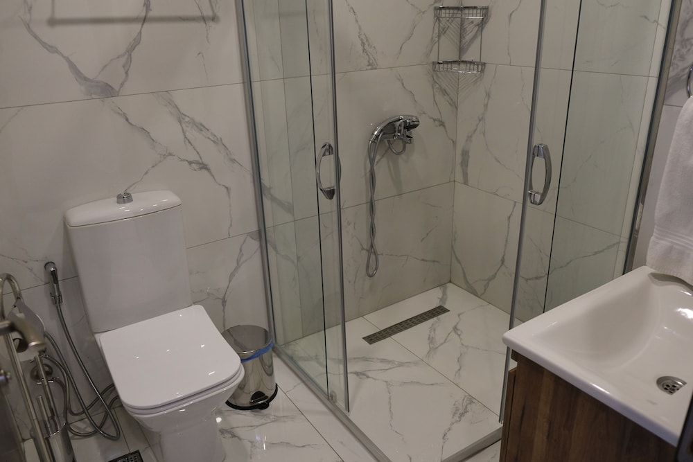 Deluxe Suite - Photo 2