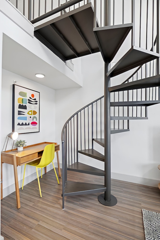 Premier Studio - Photo 19