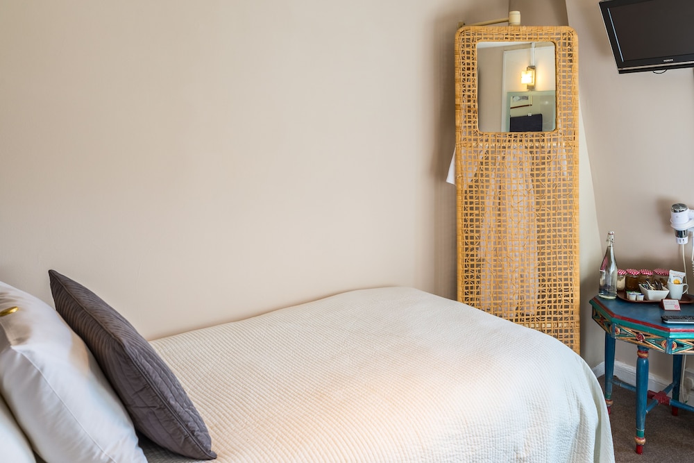 Single Room photo 2