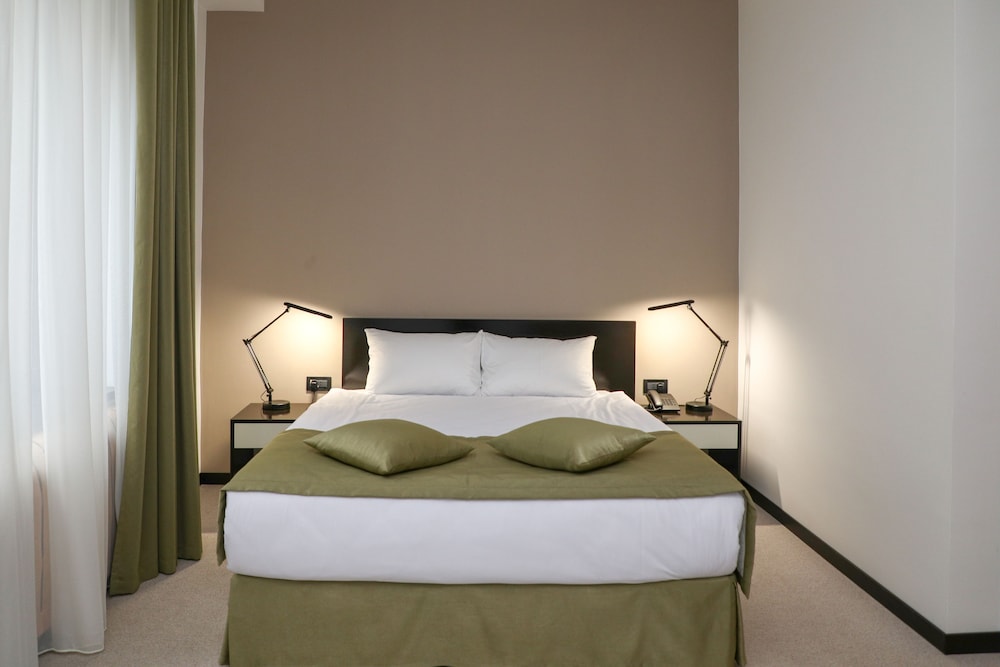 Standard Double Room, Garden View