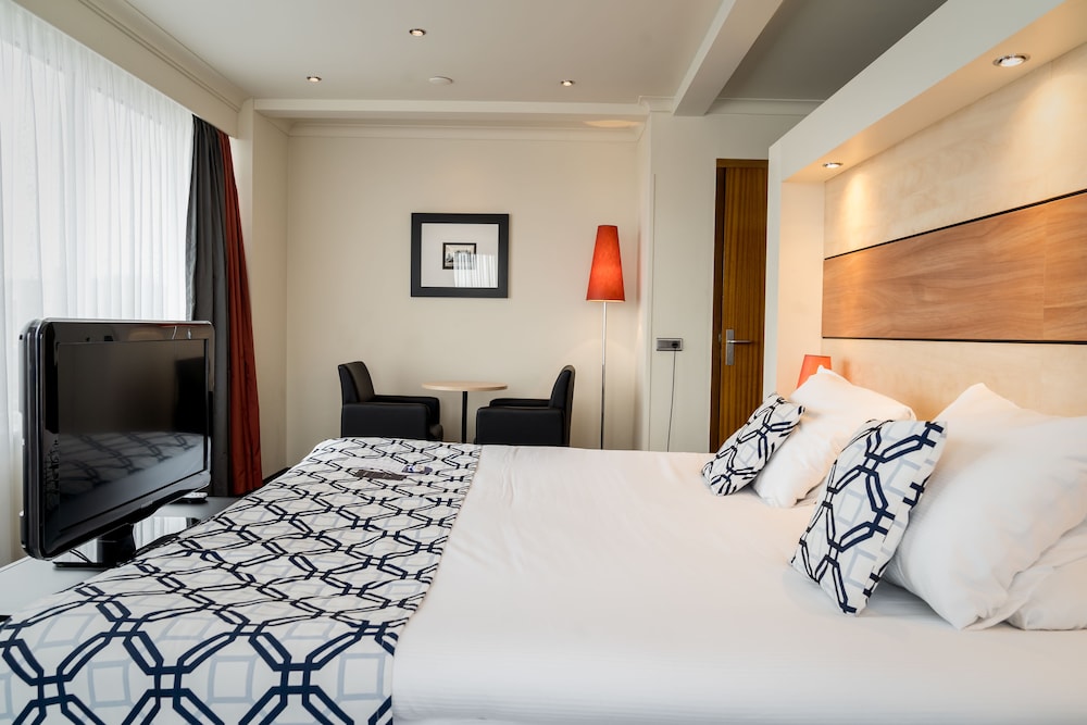 Business Suite, 1 King Bed photo 2
