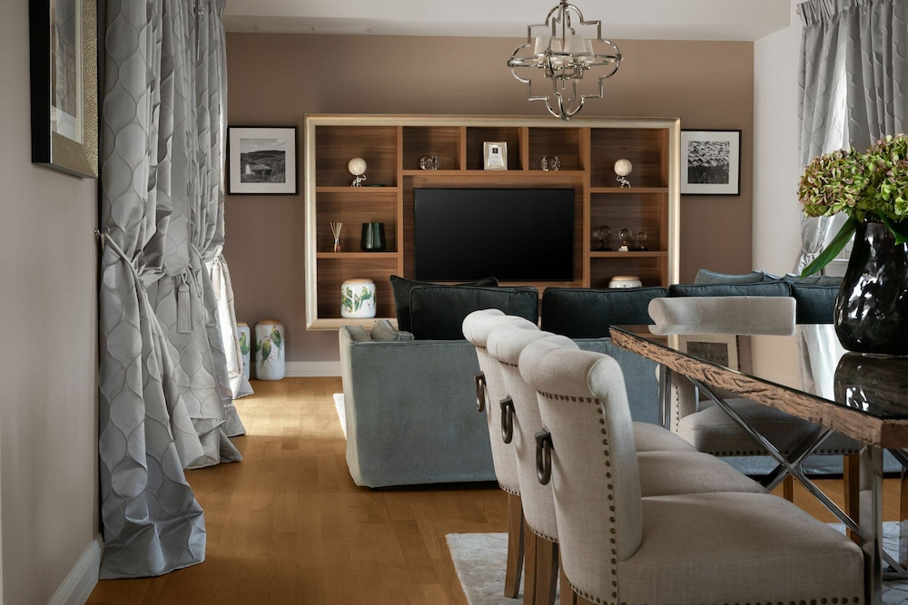 Villa photo 1