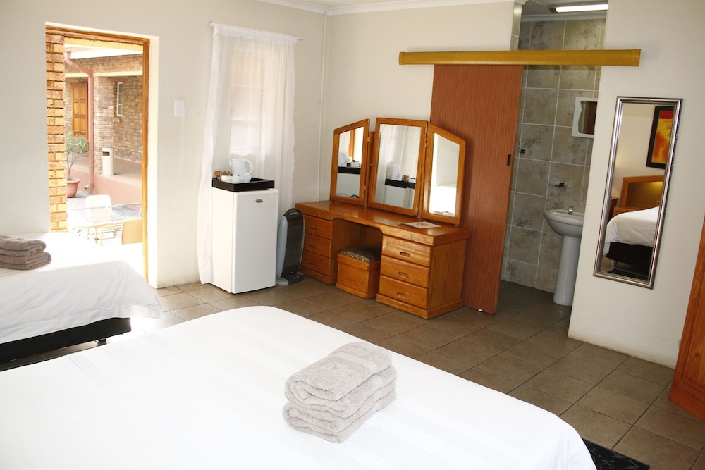 Double Room with extra bed photo 3