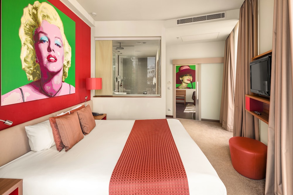 Junior Suite, 1 King Bed, Non Smoking - Photo 6