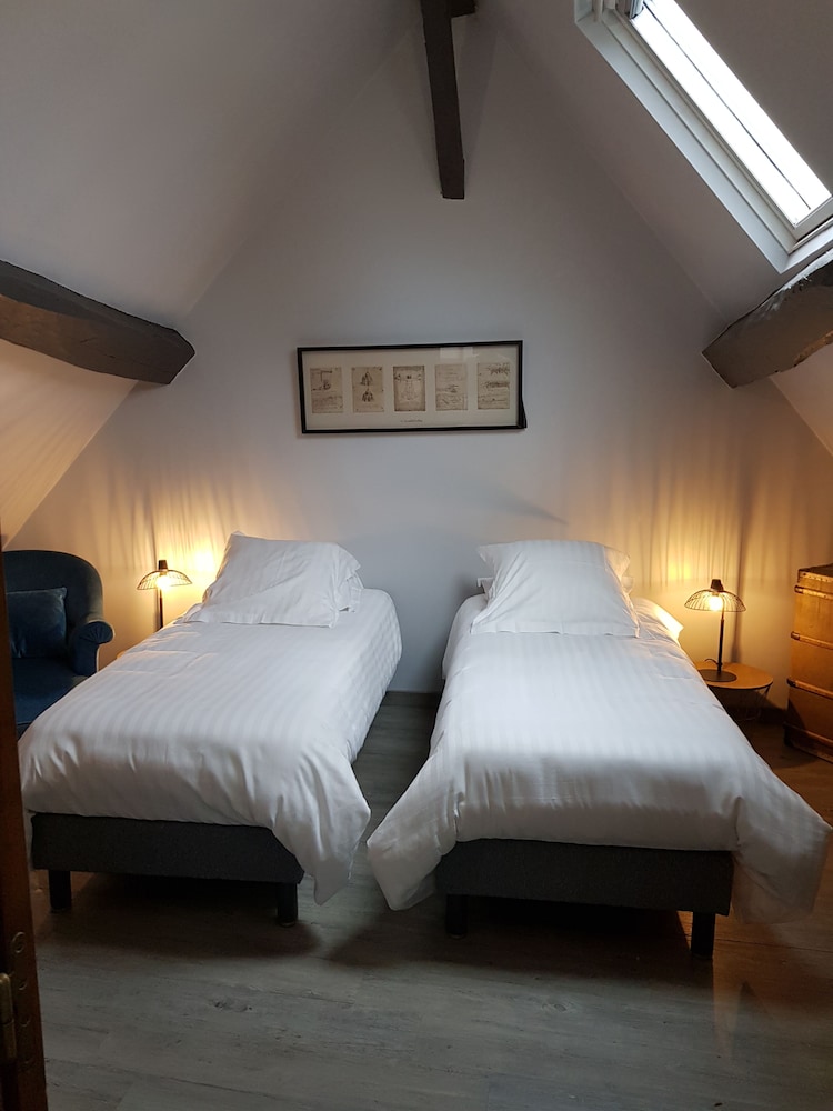 Double or Twin Room - Photo 3