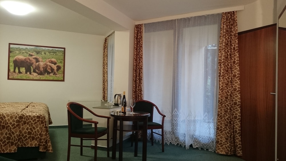 Suite, 1 Bedroom photo 2
