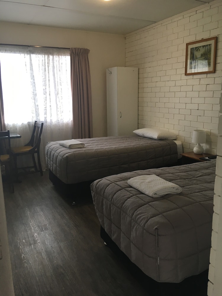 Standard Suite, 1 Bedroom, Non Smoking, Kitchenette (Twin Room (2 single beds)) photo 1