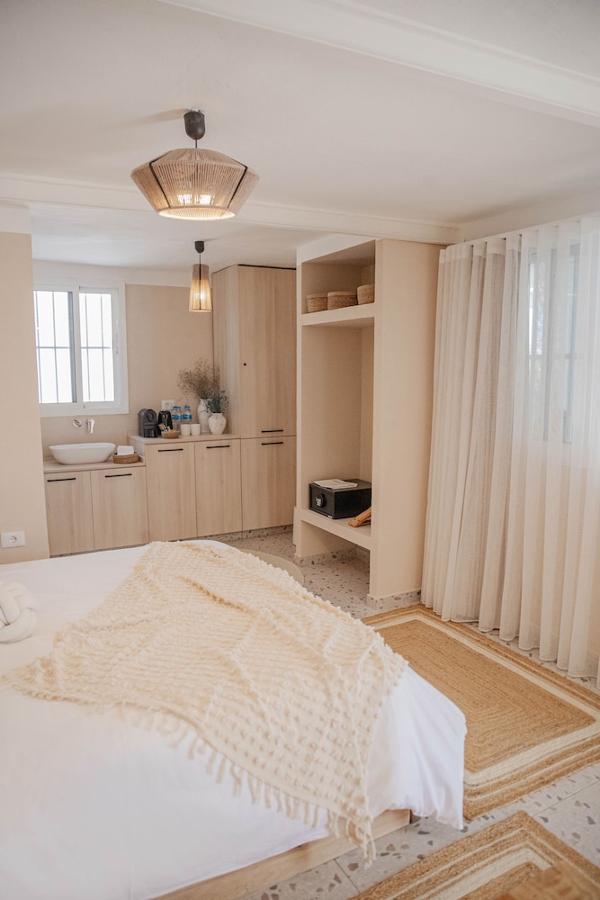 Deluxe Studio Suite photo 3