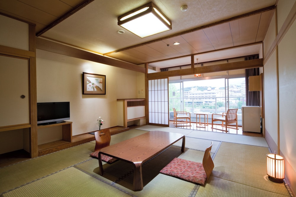 Japanese Style Room with Shared Bathroom photo 2