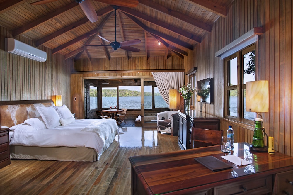 A Waterfront Suite Single photo 1