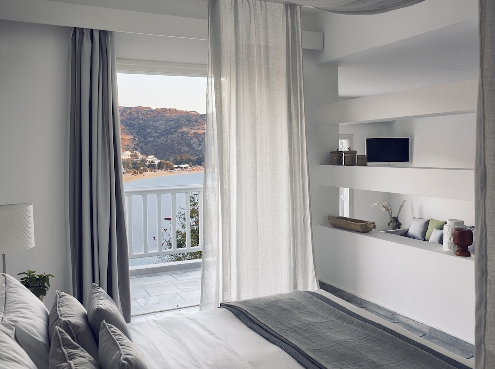 Deluxe Suite, Sea View - Photo 4