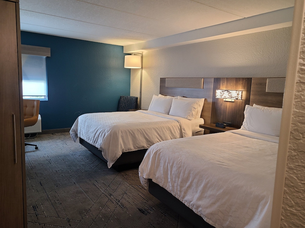 Standard Room, 2 Queen Beds - Photo 5