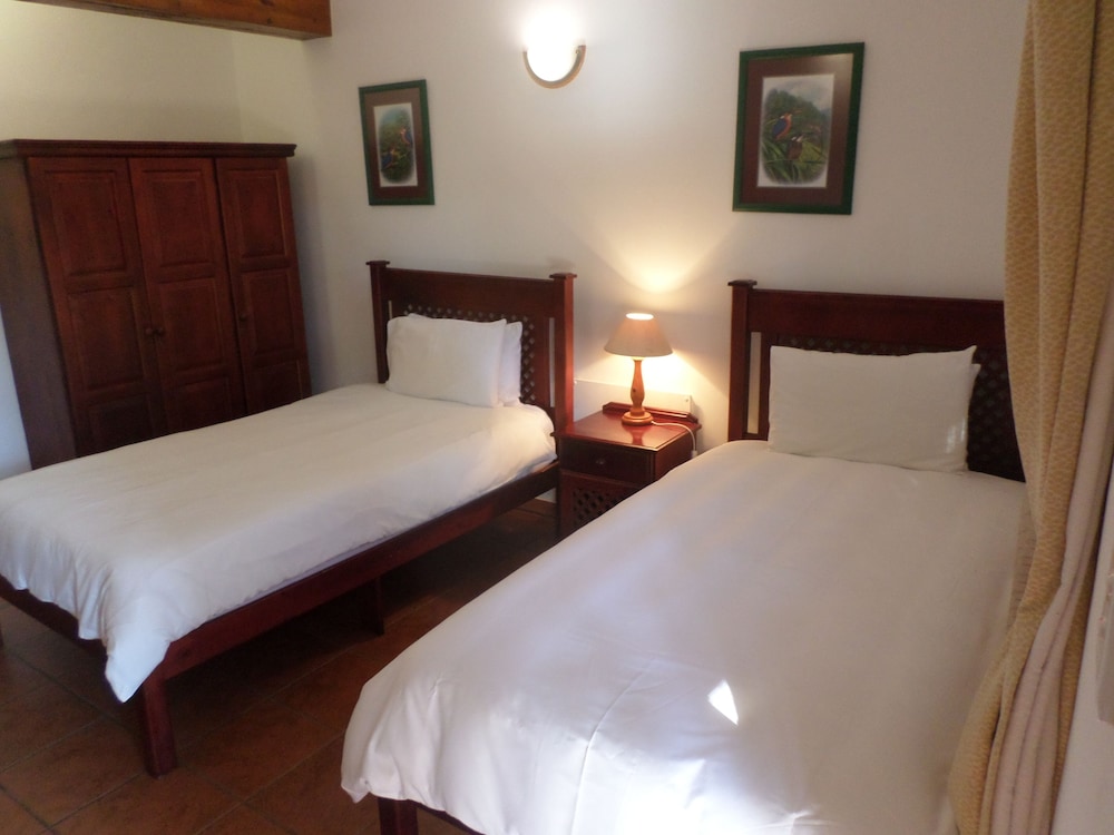 Basic Twin Room, 2 Twin Beds, Garden View