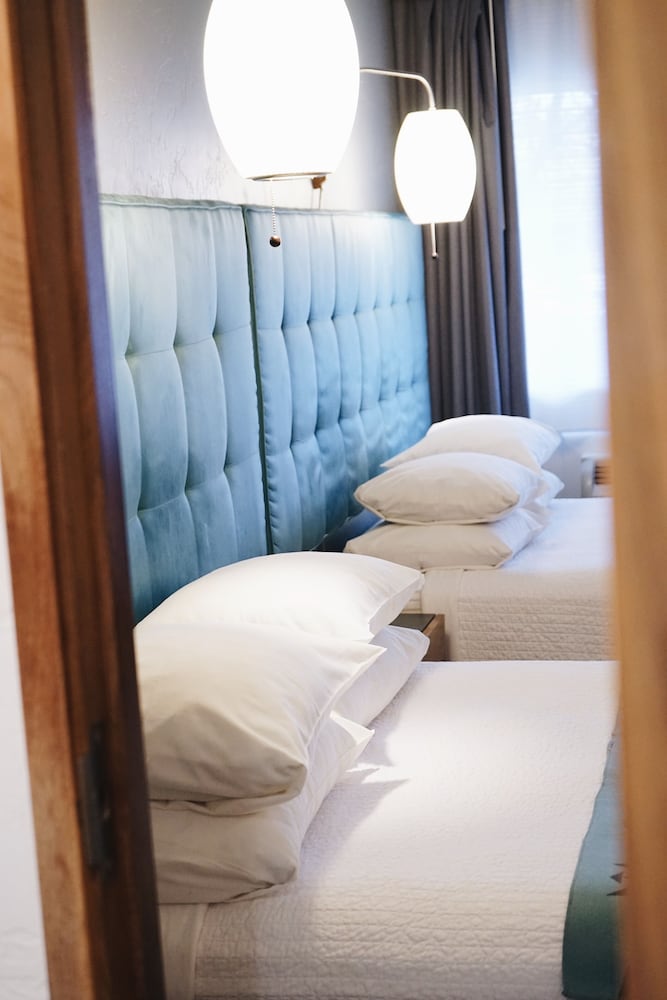 Design Room, 2 Queen Beds photo 3