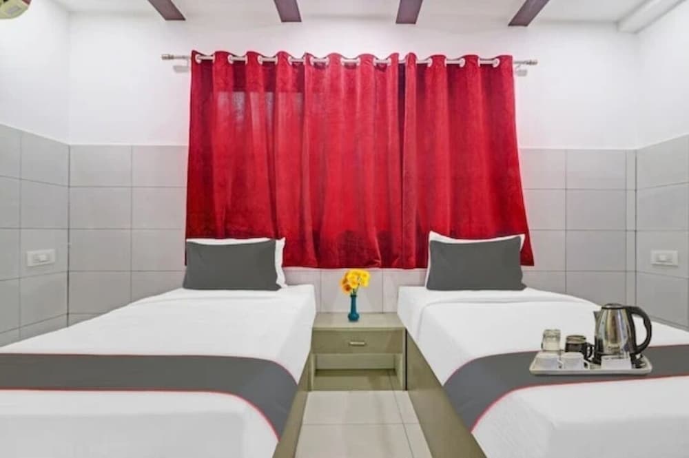 Deluxe Double or Twin Room - Photo 8