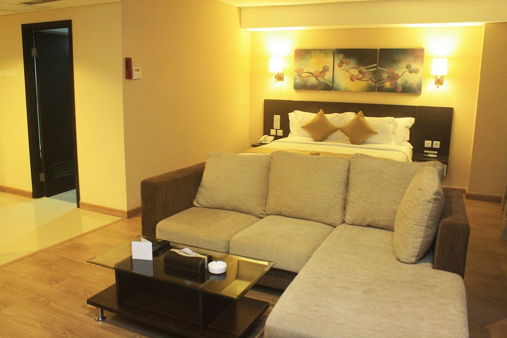 Executive Room, 1 Double Bed, Smoking, City View photo 2