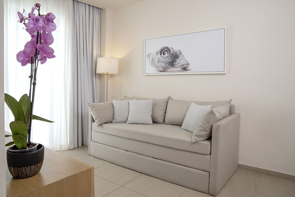 Double or Twin Room, Garden View