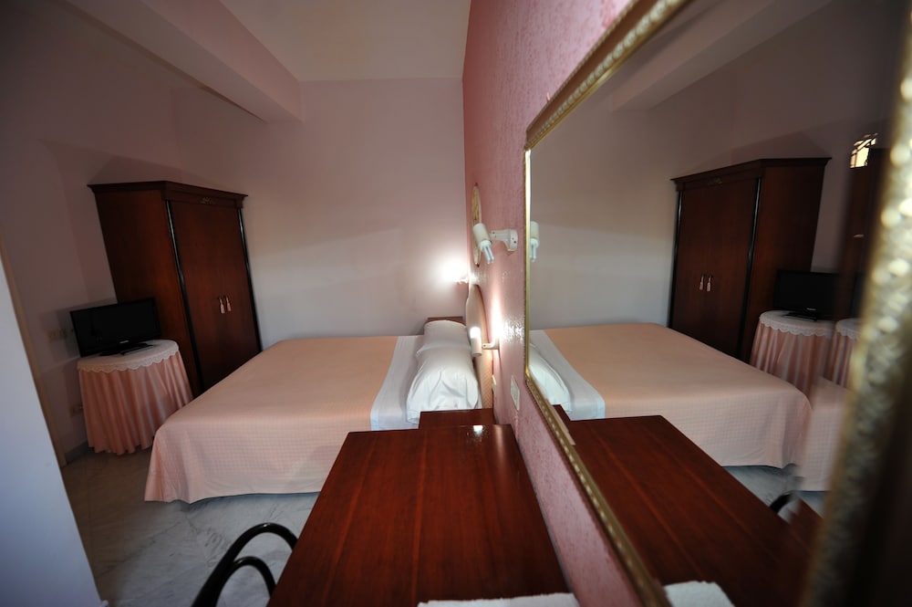 Double Room Single Use, Lake View