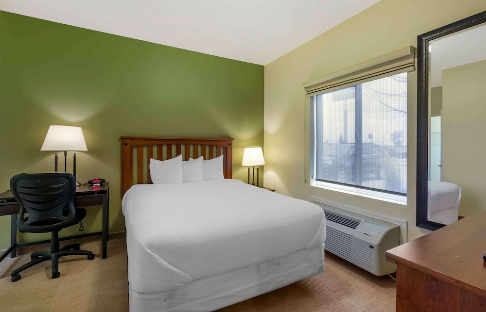 Suite, 1 Bedroom, Non Smoking, Refrigerator & Microwave