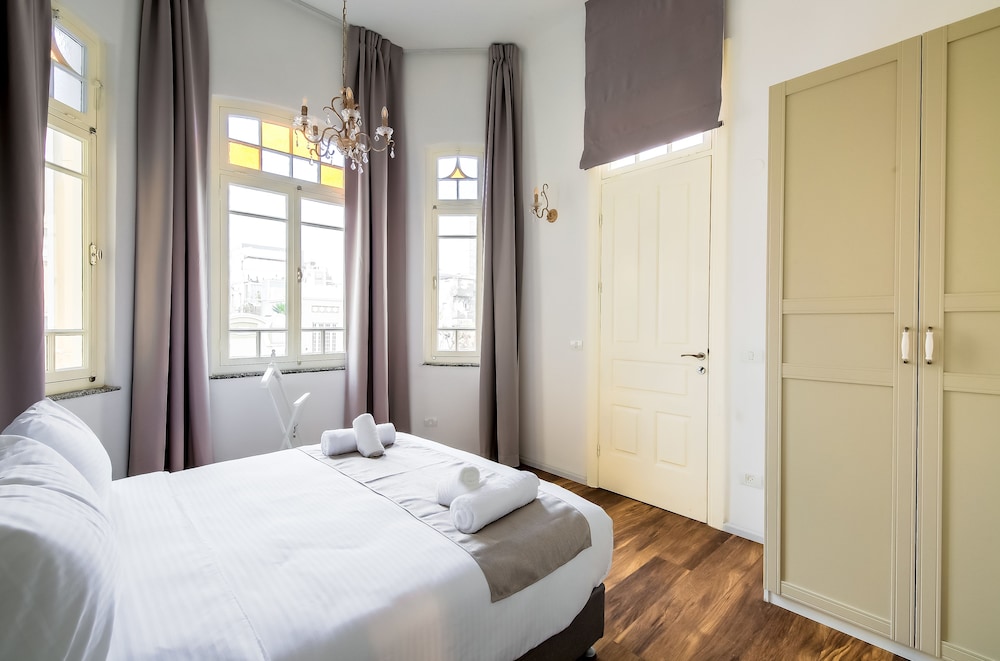 Apartment, 2 Bedrooms, Balcony, City View photo 3