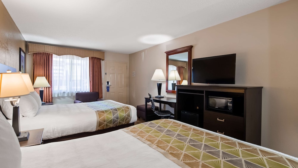 Standard Room, 2 Queen Beds, Smoking, Refrigerator & Microwave photo 3