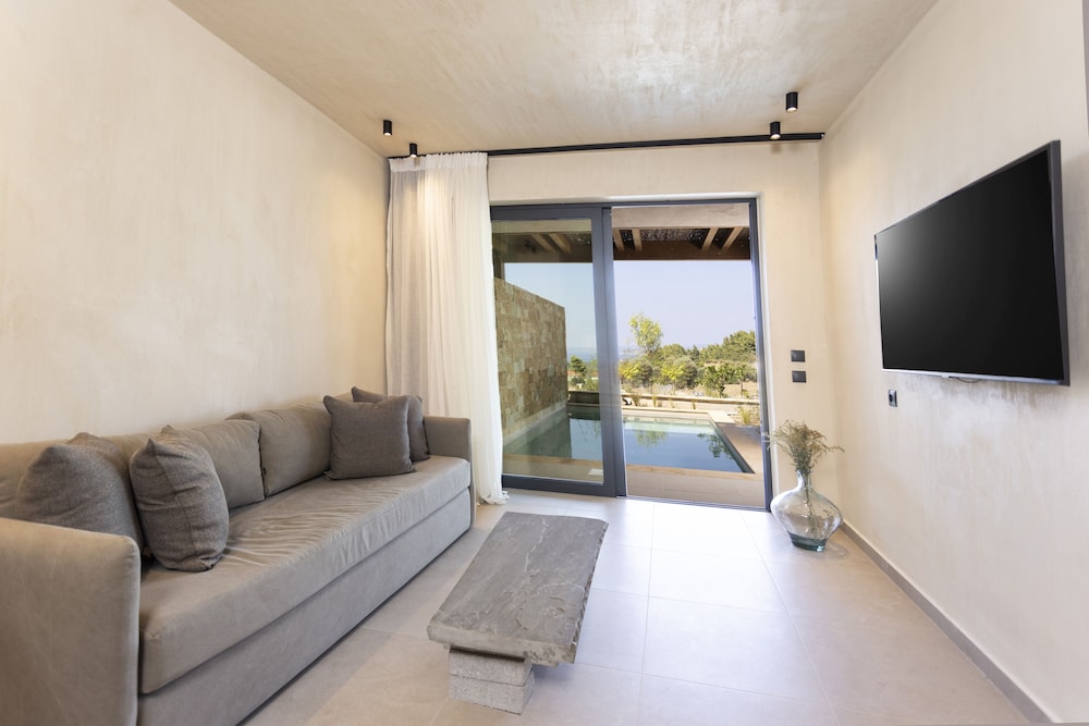 Executive Suite, Private Pool photo 2