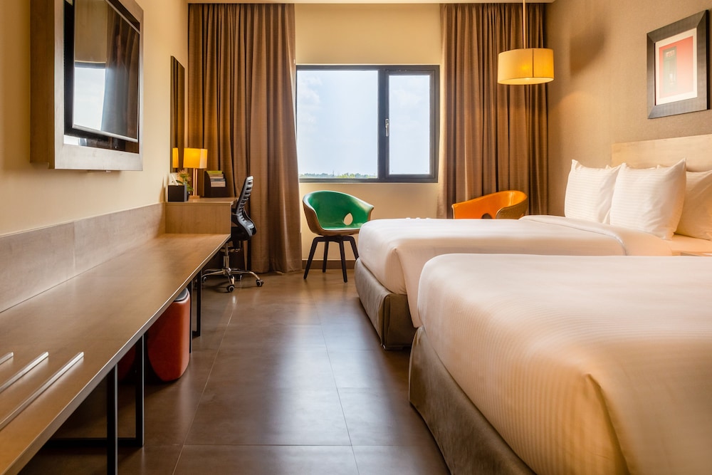 Deluxe Quadruple Room, 2 Queen Beds, Non Smoking - Photo 3
