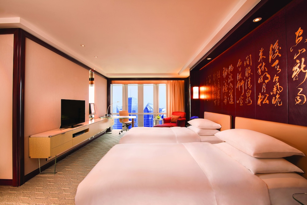 Business Twin Room, 2 Double Beds, City View photo 2