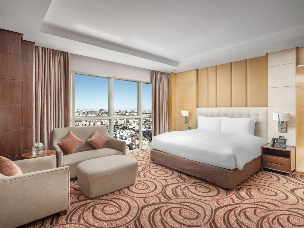 Deluxe Room, 1 King Bed, Partial Sea View