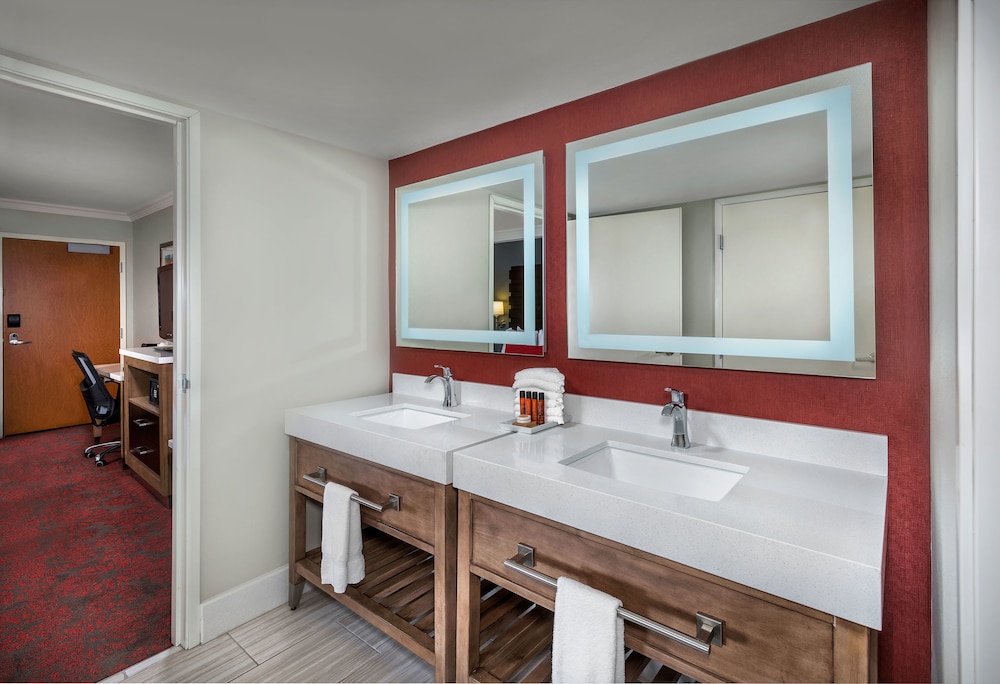 Superior Room, Multiple Beds - Photo 2