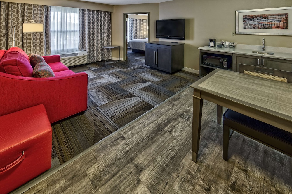 Suite, 1 King Bed, Non Smoking, Kitchen - Photo 6