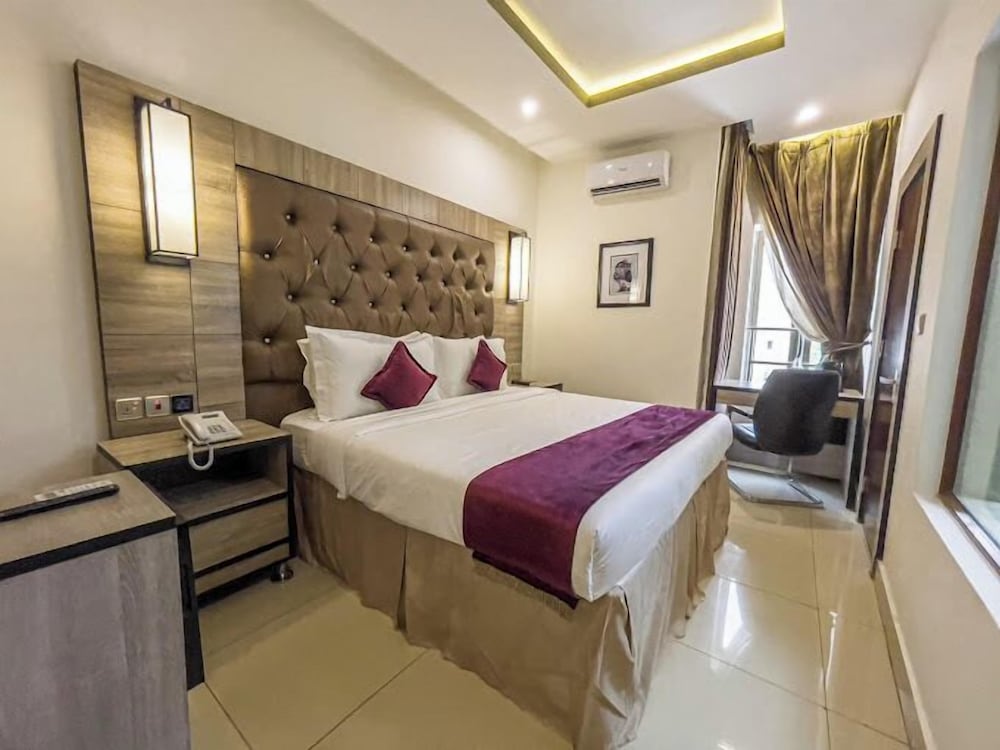 Economy Room, Balcony, City View photo 3