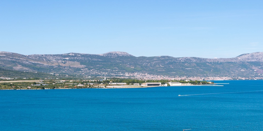 Apartment (Ivica - 150 m from sea - A2(4))