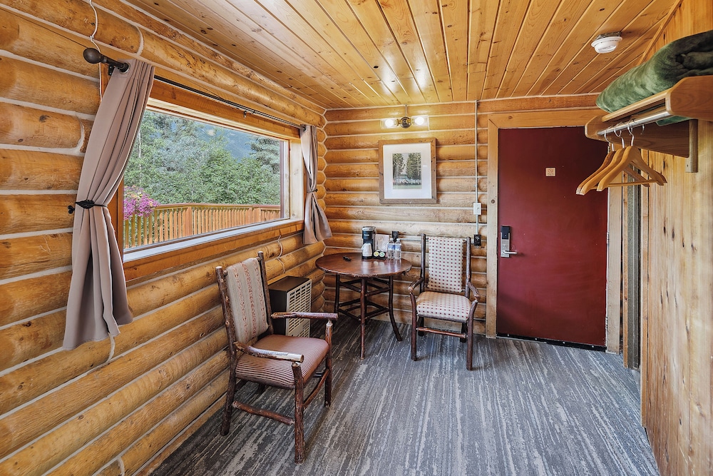 Deluxe Cabin, 1 King Bed with Sofa bed, Mountainside photo 2